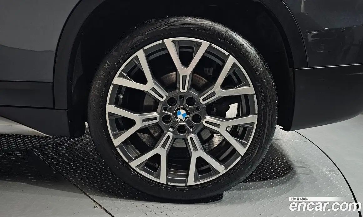 BMW X1 2022 2.0 автомат (гидро), фото 6