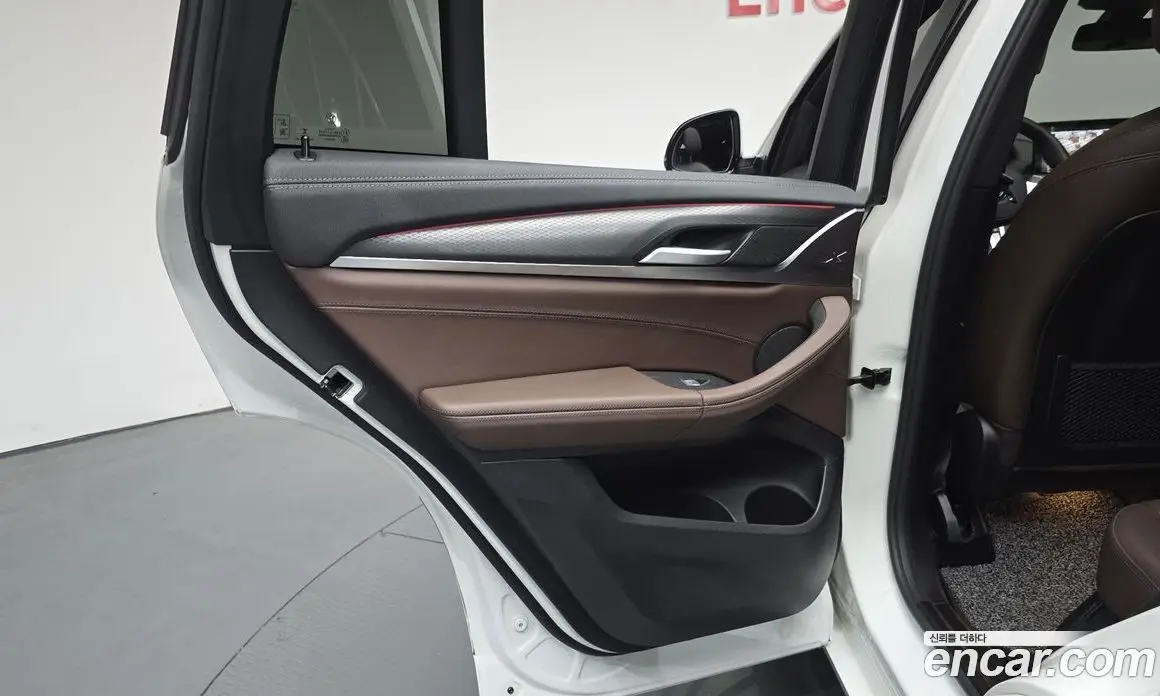 BMW X4 2024 2.0 автомат (гидро), фото 15