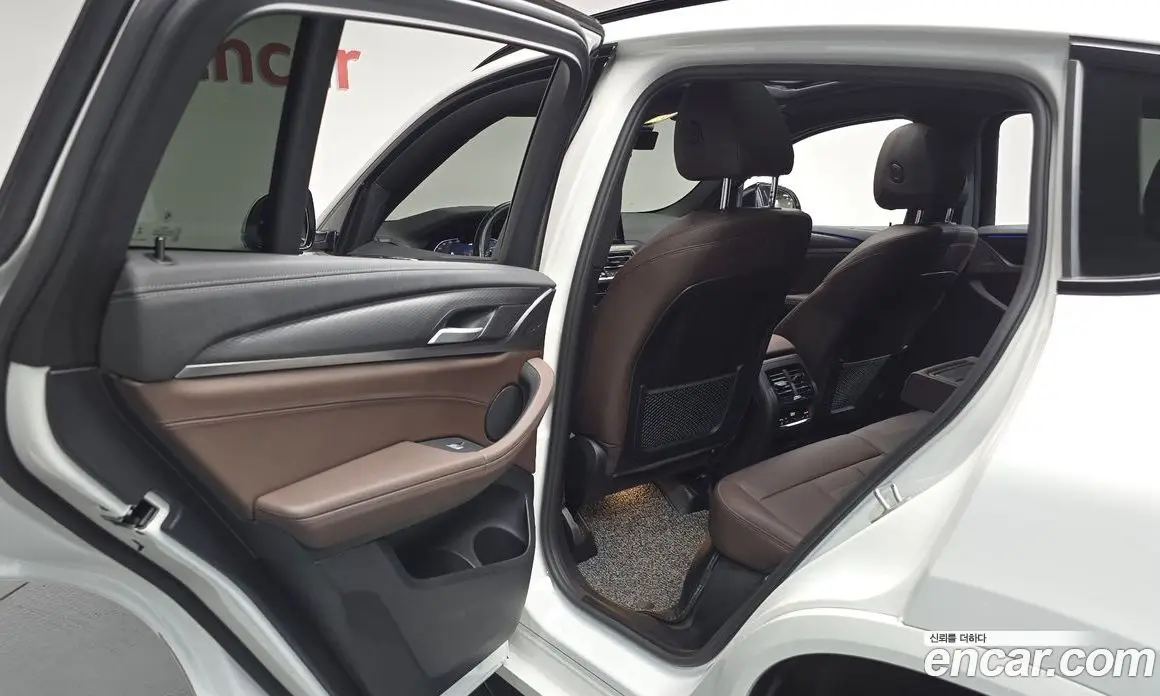 BMW X4 2024 2.0 автомат (гидро), фото 16