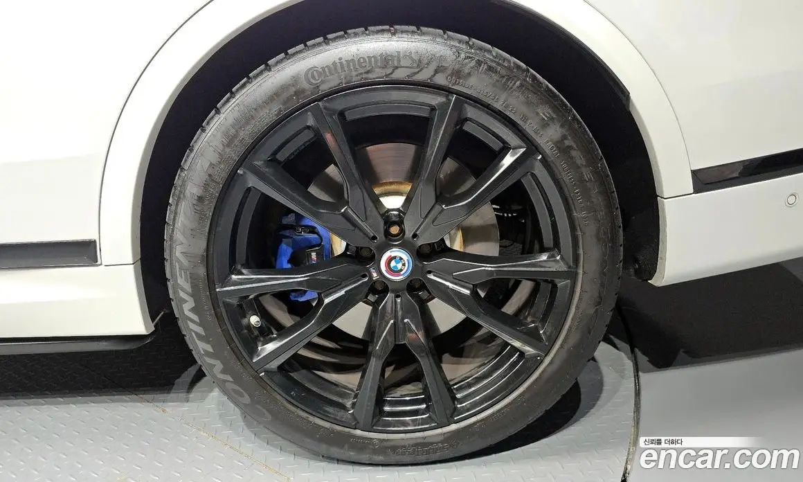 BMW X7 2023 4.4 автомат (гидро), фото 7