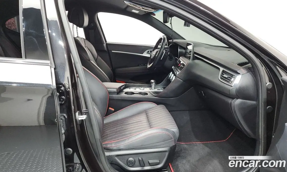 Genesis G70 2017 2.0 автомат (гидро), фото 16 Genesis G70 2017 2.0 автомат (гидро), фото 16