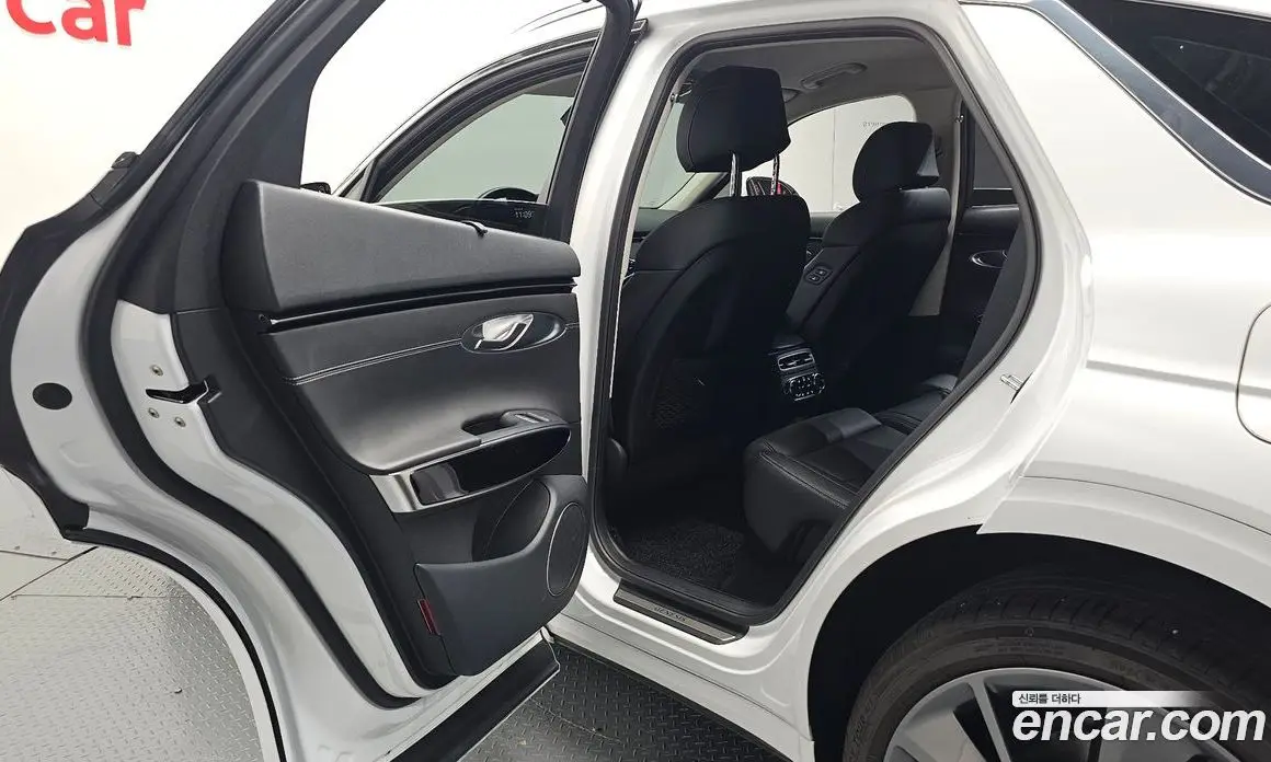 Genesis GV70 2021 2.2 автомат (гидро), фото 12 Genesis GV70 2021 2.2 автомат (гидро), фото 12