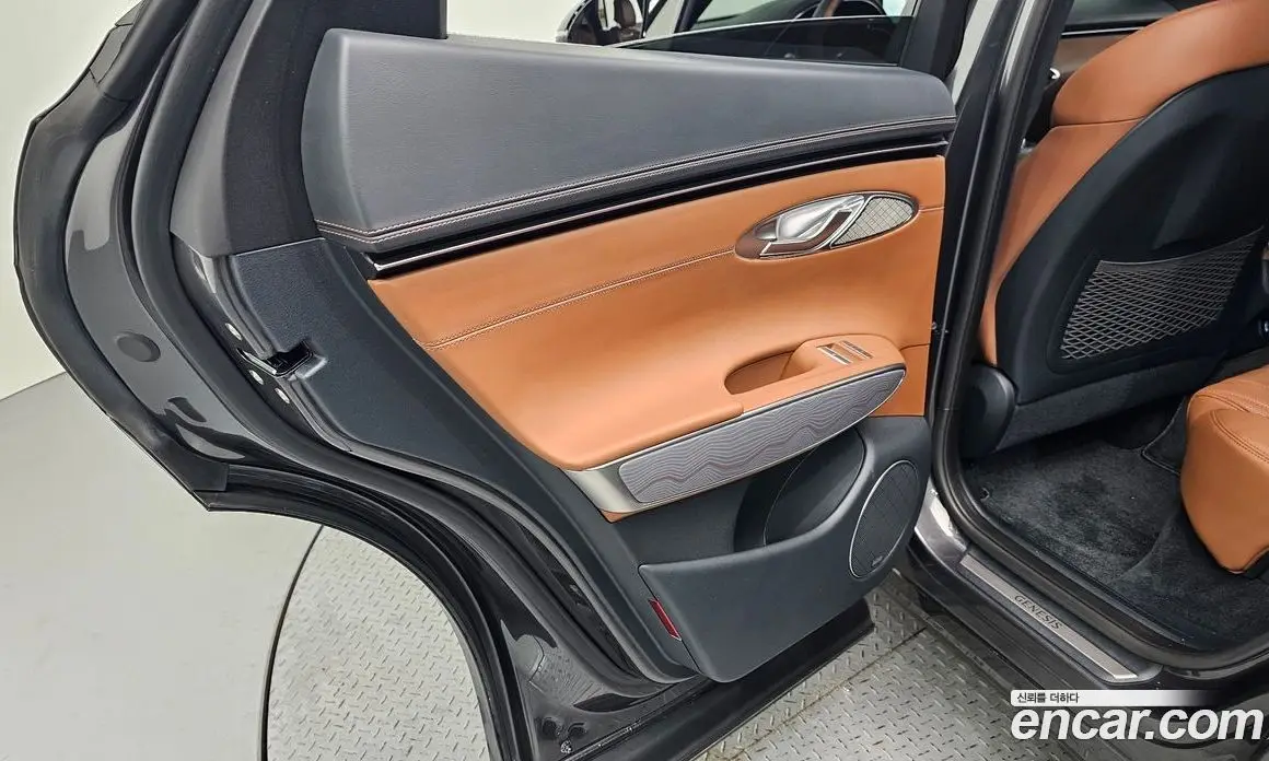 Genesis GV70 2023 2.5 автомат (гидро), фото 15