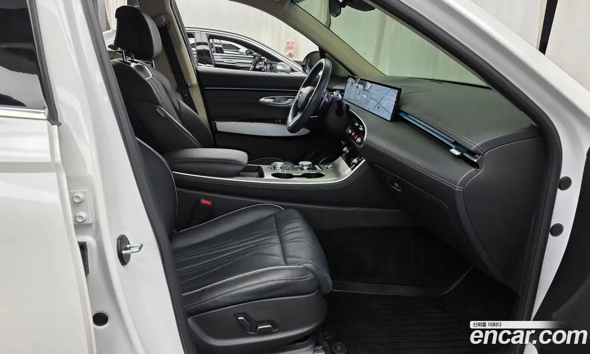 Genesis GV70 2024 2.5 автомат (гидро), фото 16 Genesis GV70 2024 2.5 автомат (гидро), фото 16