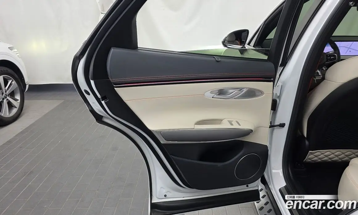 Genesis GV70 2024 3.5 автомат (гидро), фото 15