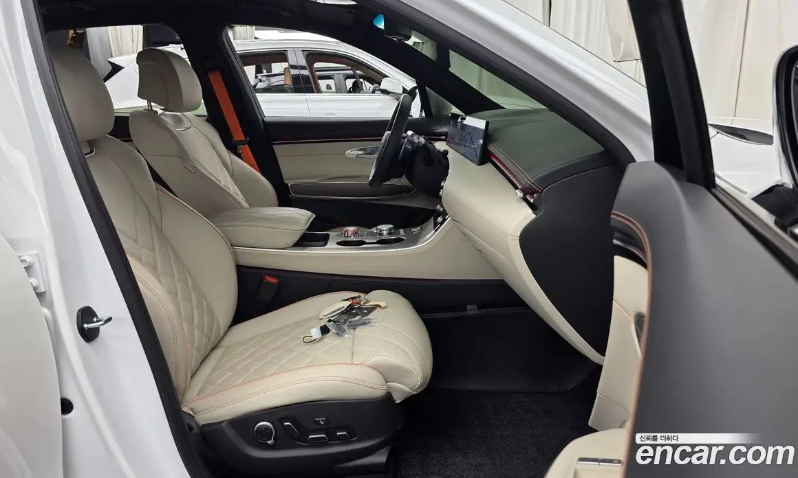 Genesis GV70 2024 3.5 автомат (гидро), фото 17