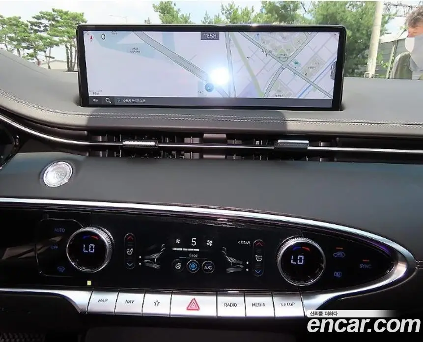 Genesis GV70 2024 2.5 автомат (гидро), фото 14 Genesis GV70 2024 2.5 автомат (гидро), фото 14