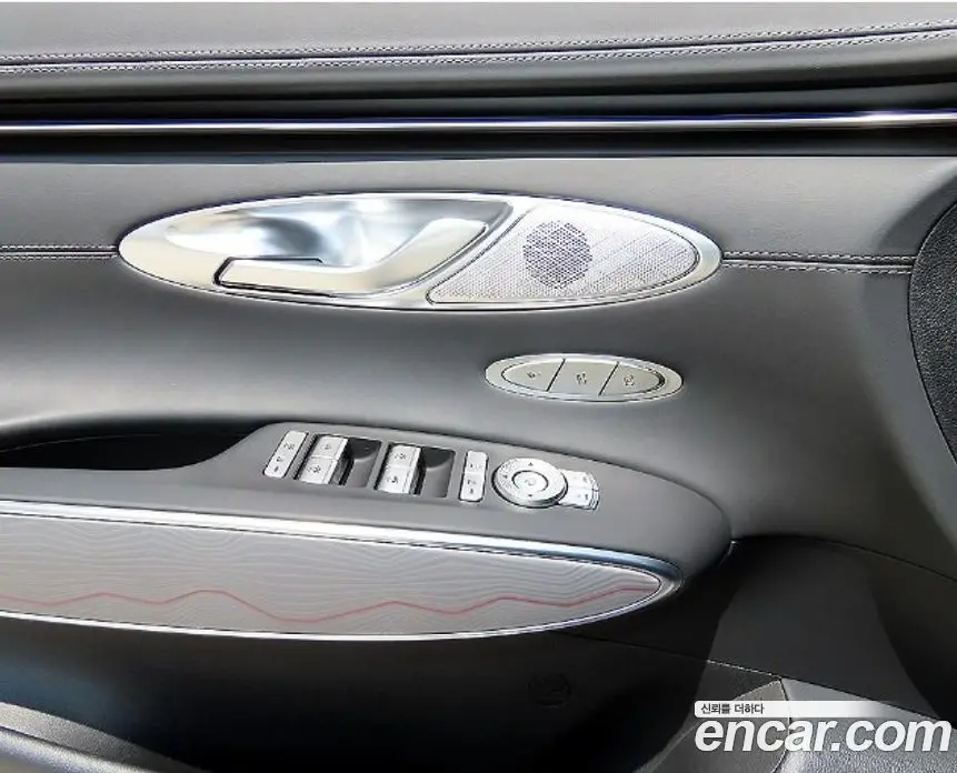 Genesis GV70 2024 2.5 автомат (гидро), фото 15 Genesis GV70 2024 2.5 автомат (гидро), фото 15