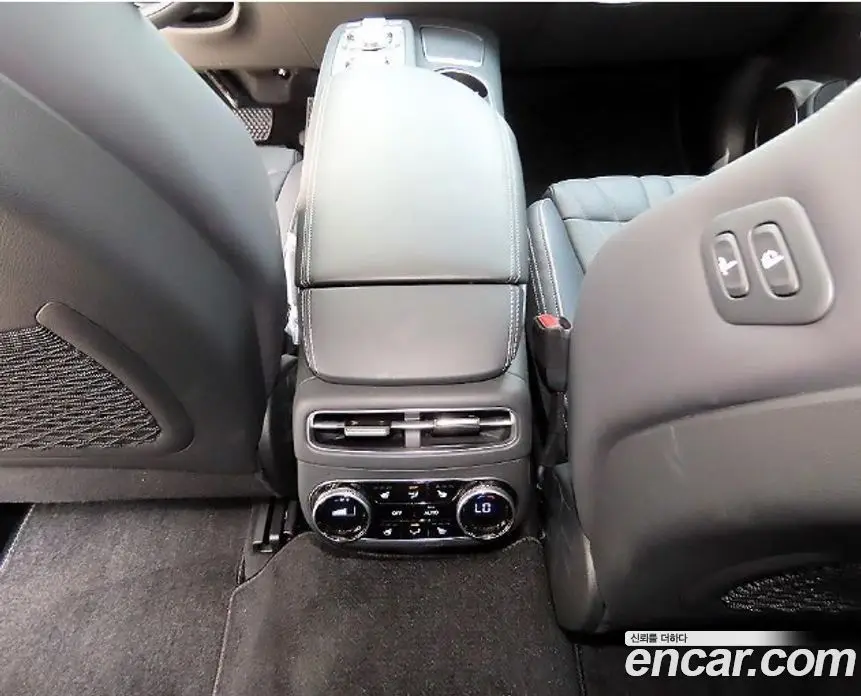 Genesis GV70 2024 2.5 автомат (гидро), фото 18 Genesis GV70 2024 2.5 автомат (гидро), фото 18