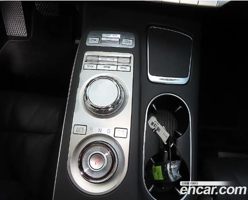 Genesis GV70 2024 2.5 автомат (гидро), фото 8 Genesis GV70 2024 2.5 автомат (гидро), фото 8
