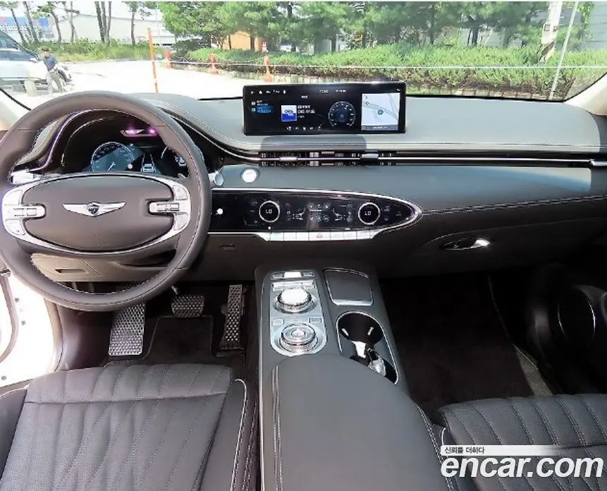Genesis GV70 2024 2.5 автомат (гидро), фото 9 Genesis GV70 2024 2.5 автомат (гидро), фото 9