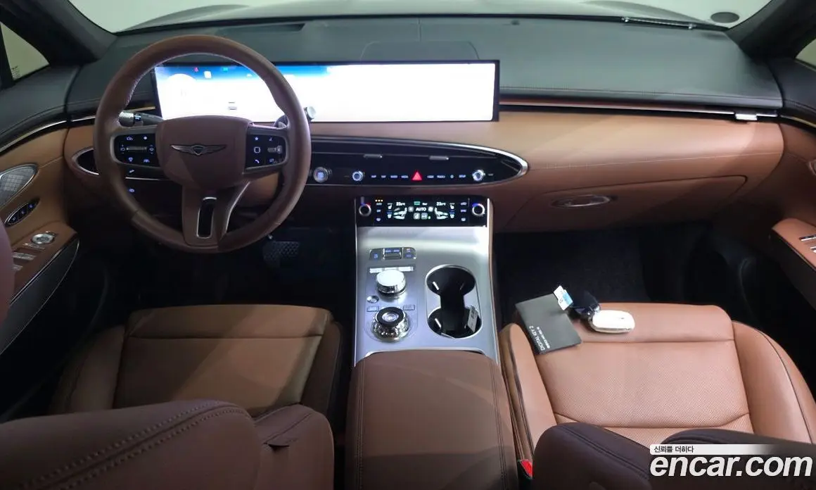 Genesis GV70 2025 2.5 автомат (гидро), фото 9 Genesis GV70 2025 2.5 автомат (гидро), фото 9