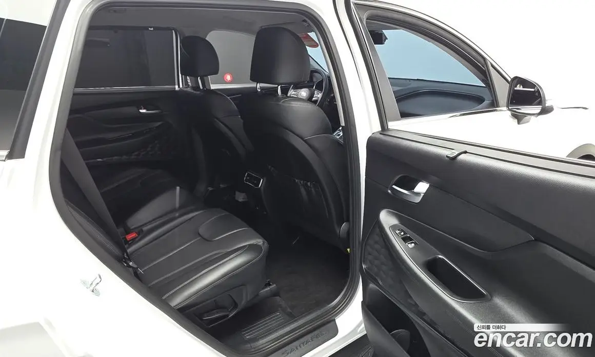 Hyundai Santa Fe 2021 1.6 автомат (гидро), фото 17