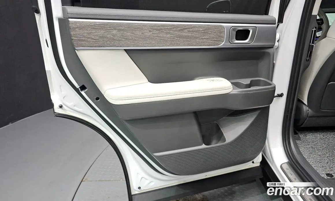 Hyundai Santa Fe 2025 1.6 автомат (гидро), фото 15