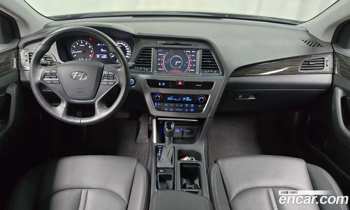 Hyundai Sonata 2015 2.0 автомат (гидро), фото 10