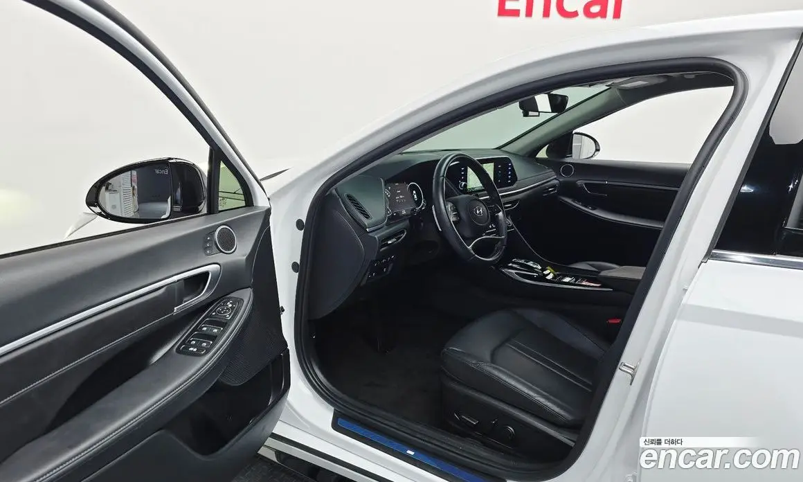 Hyundai Sonata 2023 2.0 автомат (гидро), фото 13