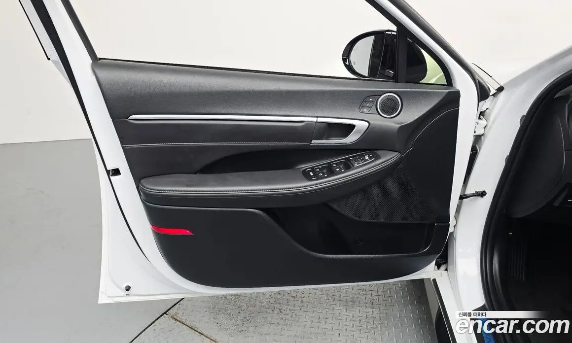 Hyundai Sonata 2023 2.0 автомат (гидро), фото 14