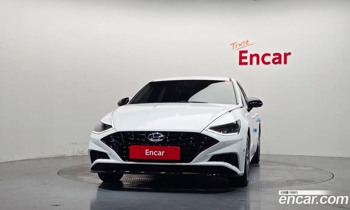 Hyundai Sonata 2023 2.0 автомат (гидро), фото 3