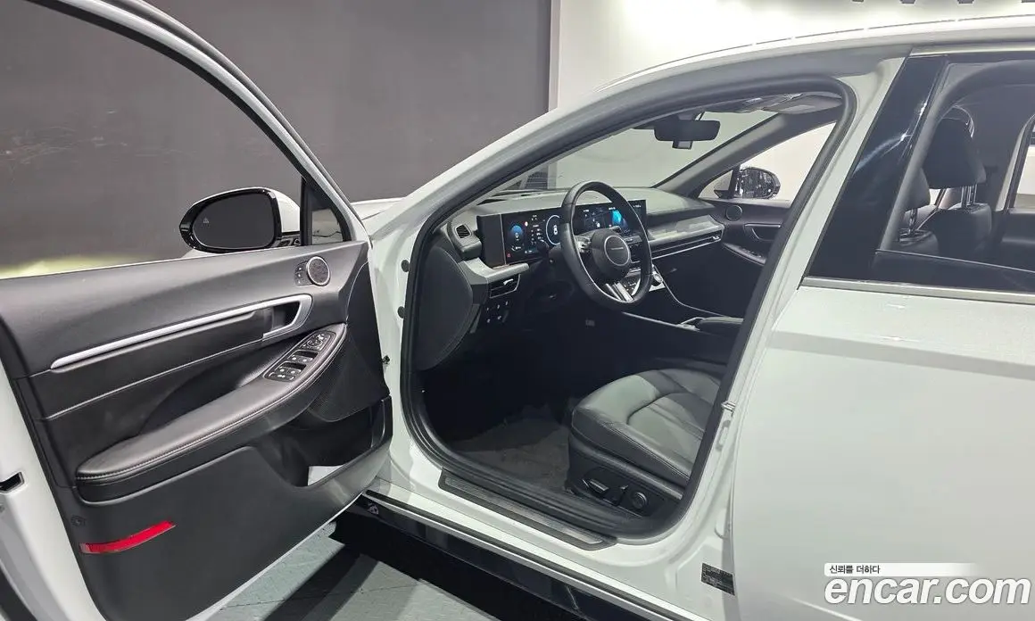 Hyundai Sonata 2024 2.0 автомат (гидро), фото 13