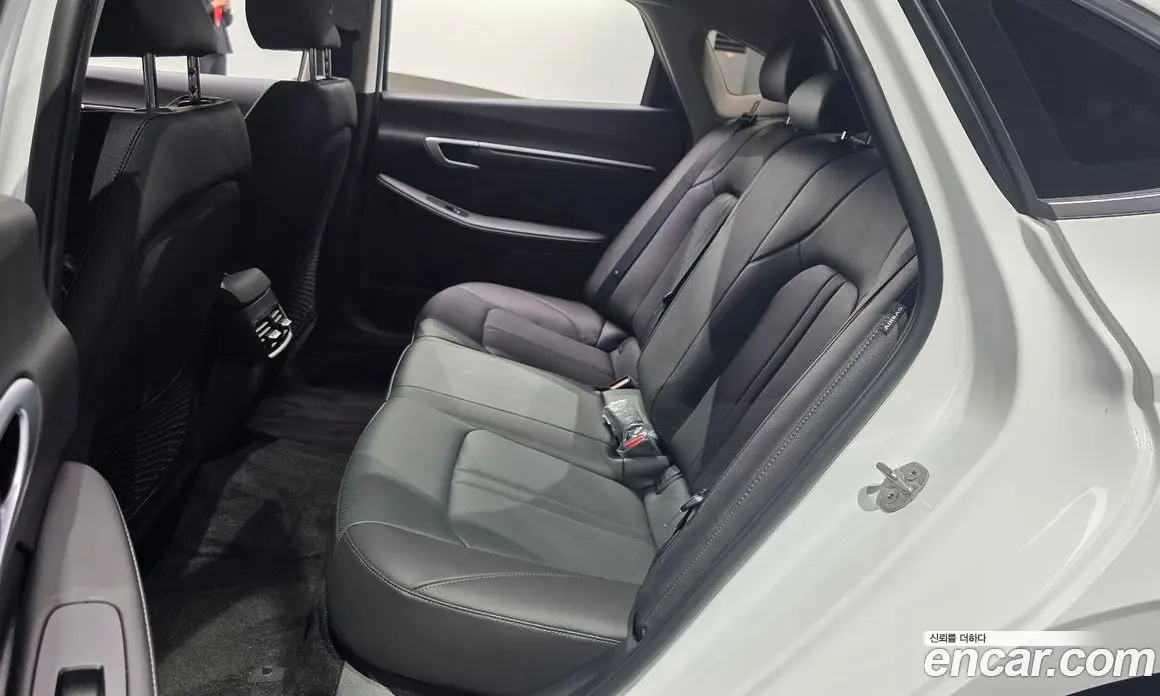 Hyundai Sonata 2024 2.0 автомат (гидро), фото 17
