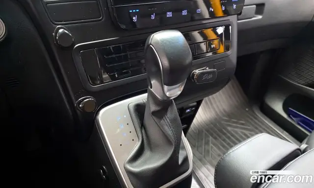 Hyundai Staria 2023 3.5 автомат (гидро), миниатюра 12