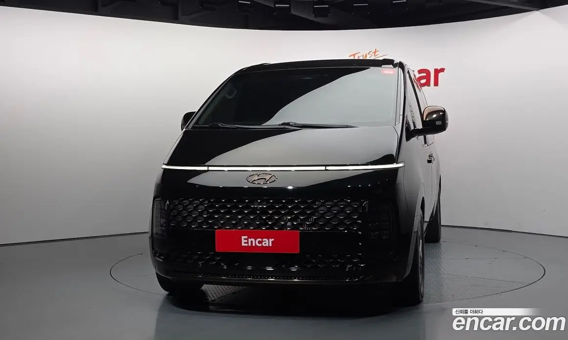 Hyundai Staria 2024 2.2 автомат (гидро), фото 3