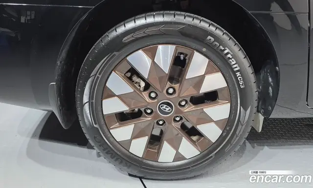 Hyundai Staria 2024 2.2 автомат (гидро), миниатюра 5