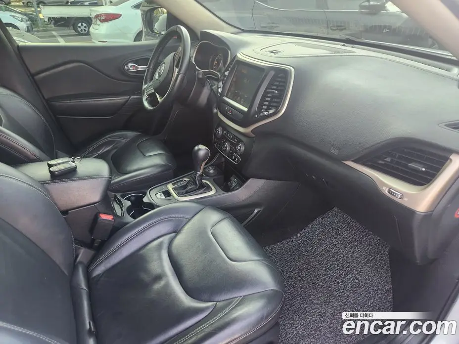 Jeep Cherokee 2015 2.0 автомат (гидро), фото 12 Jeep Cherokee 2015 2.0 автомат (гидро), фото 12