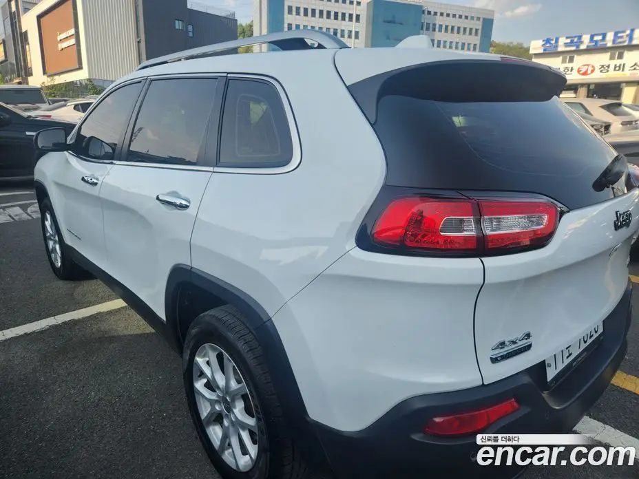Jeep Cherokee 2015 2.0 автомат (гидро), фото 5 Jeep Cherokee 2015 2.0 автомат (гидро), фото 5