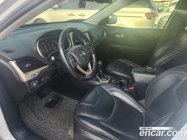 Jeep Cherokee 2015 2.0 автомат (гидро), миниатюра 7 Jeep Cherokee 2015 2.0 автомат (гидро), миниатюра 7