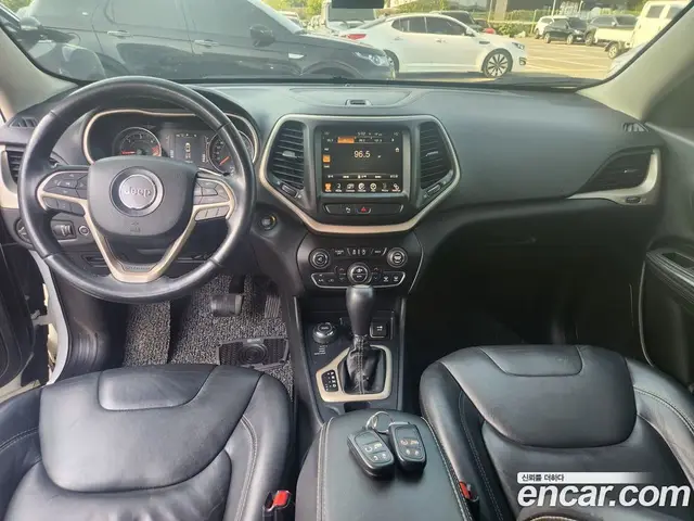 Jeep Cherokee 2015 2.0 автомат (гидро), миниатюра 8 Jeep Cherokee 2015 2.0 автомат (гидро), миниатюра 8