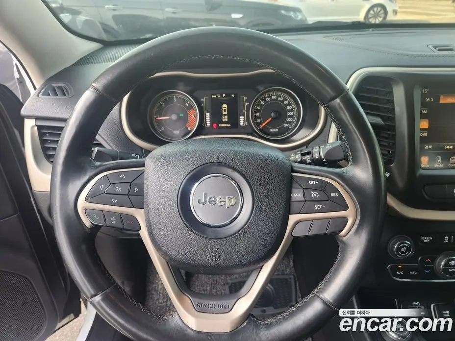 Jeep Cherokee 2015 2.0 автомат (гидро), фото 9 Jeep Cherokee 2015 2.0 автомат (гидро), фото 9