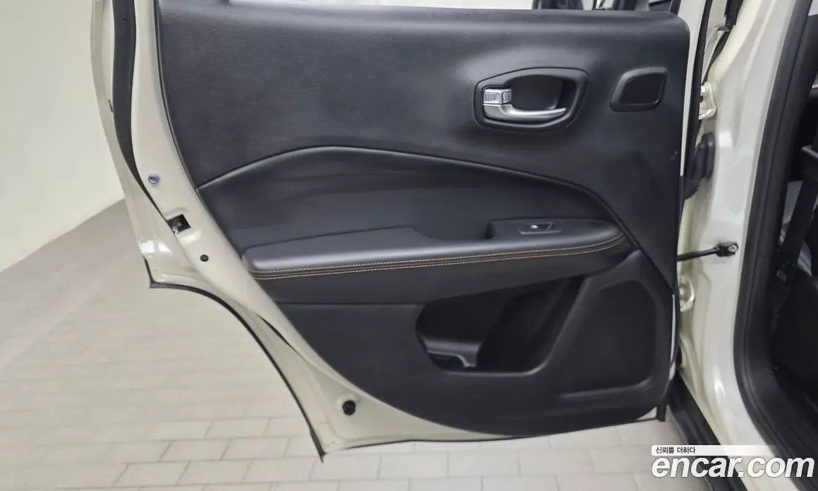 Jeep Compass 2019 2.4 автомат (гидро), фото 15 Jeep Compass 2019 2.4 автомат (гидро), фото 15