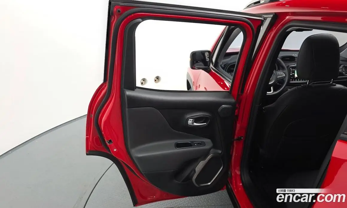 Jeep Renegade 2018 2.0 автомат (гидро), фото 14 Jeep Renegade 2018 2.0 автомат (гидро), фото 14