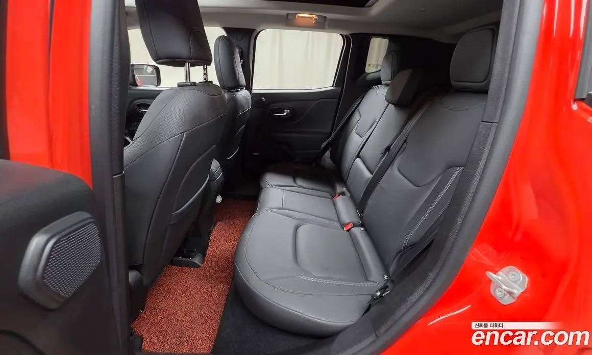 Jeep Renegade 2021 2.4 автомат (гидро), фото 16 Jeep Renegade 2021 2.4 автомат (гидро), фото 16