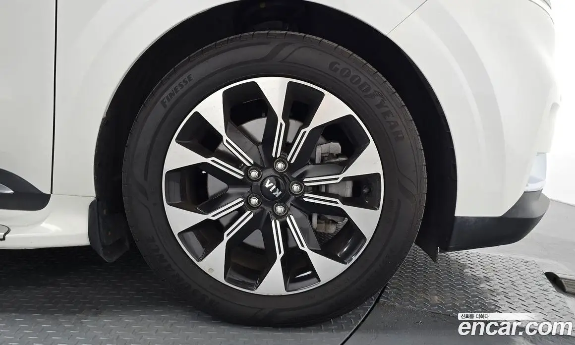 Kia Carnival 2021 2.2 автомат (гидро), фото 6