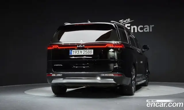 Kia Carnival 2023 2.2 автомат (гидро), миниатюра 4
