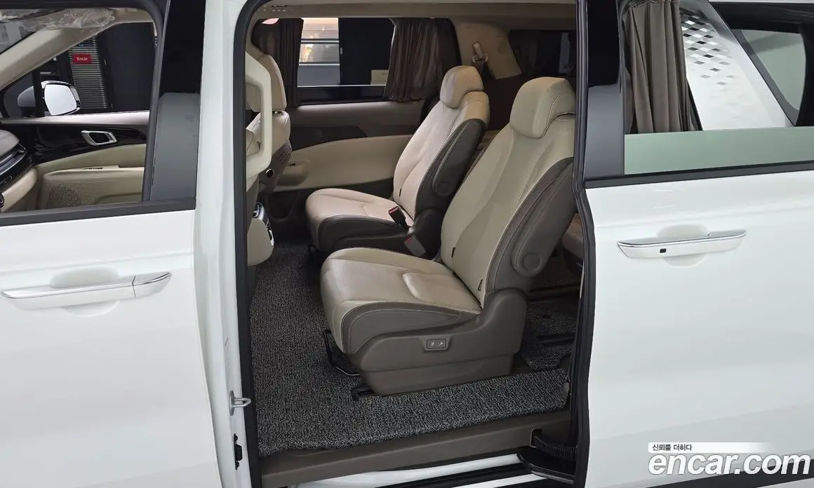 Kia Carnival 2024 1.6 автомат (гидро), фото 16