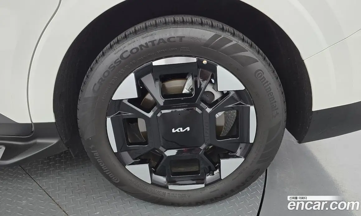 Kia Carnival 2024 1.6 автомат (гидро), фото 6