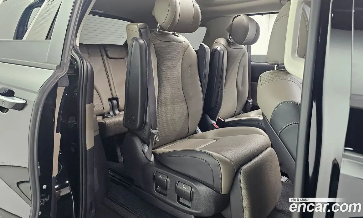 Kia Carnival 2024 1.6 автомат (гидро), фото 17