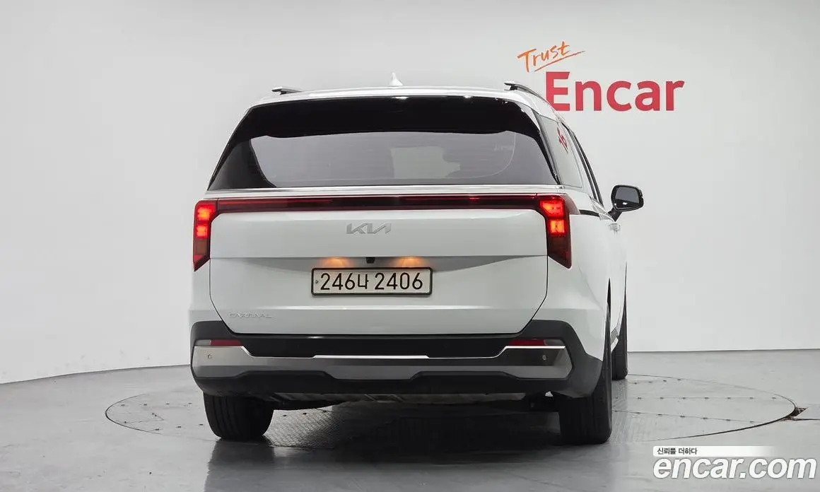 Kia Carnival 2024 2.2 автомат (гидро), фото 4 Kia Carnival 2024 2.2 автомат (гидро), фото 4