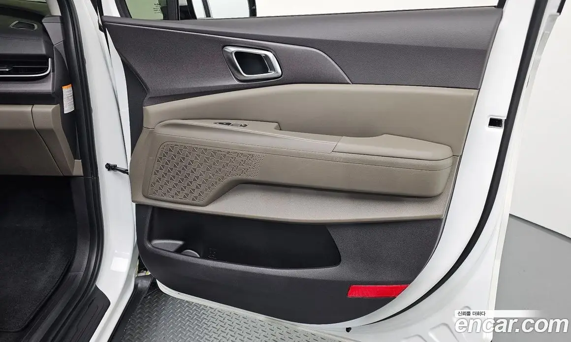 Kia Carnival 2025 1.6 автомат (гидро), фото 15 Kia Carnival 2025 1.6 автомат (гидро), фото 15