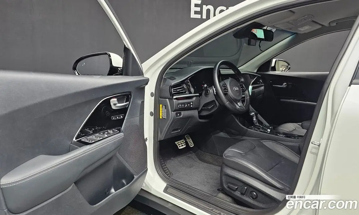 Kia Niro 2020 1.6 автомат (гидро), фото 12 Kia Niro 2020 1.6 автомат (гидро), фото 12