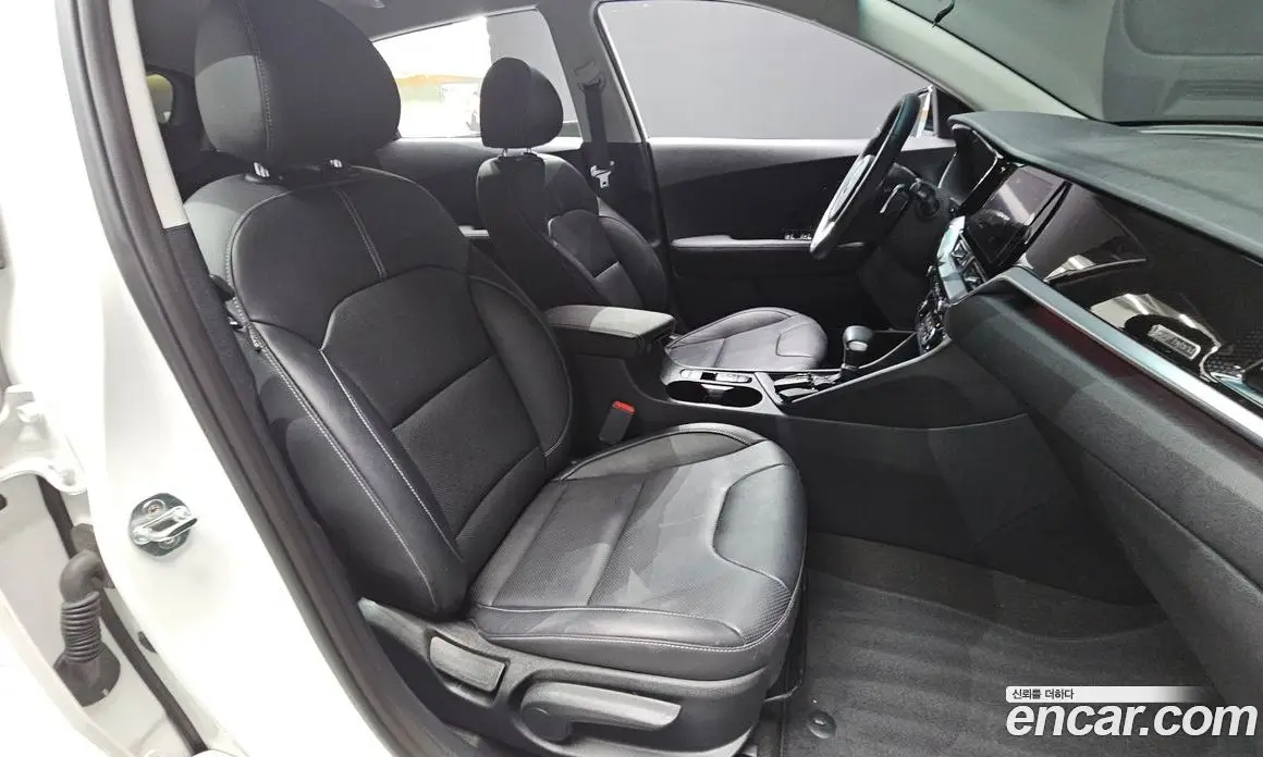Kia Niro 2020 1.6 автомат (гидро), фото 15 Kia Niro 2020 1.6 автомат (гидро), фото 15