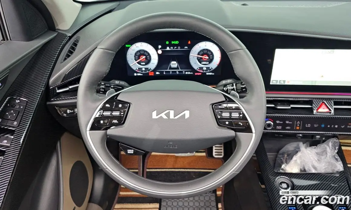 Kia Niro 2025 1.6 автомат (гидро), фото 20