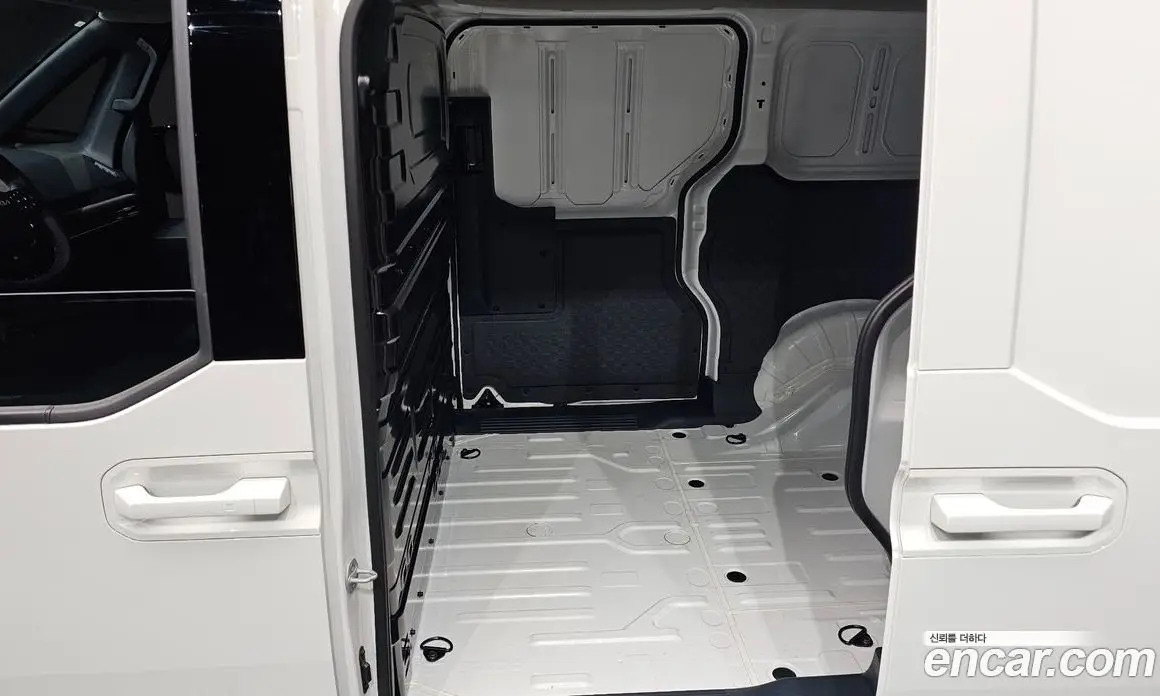 Kia PV5 2025 0.2 автомат (гидро), фото 18