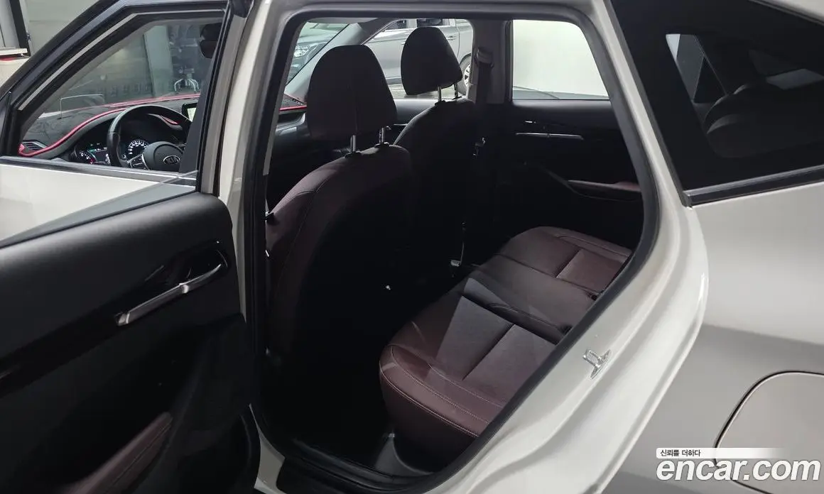 Kia Seltos 2020 1.6 автомат (гидро), фото 17