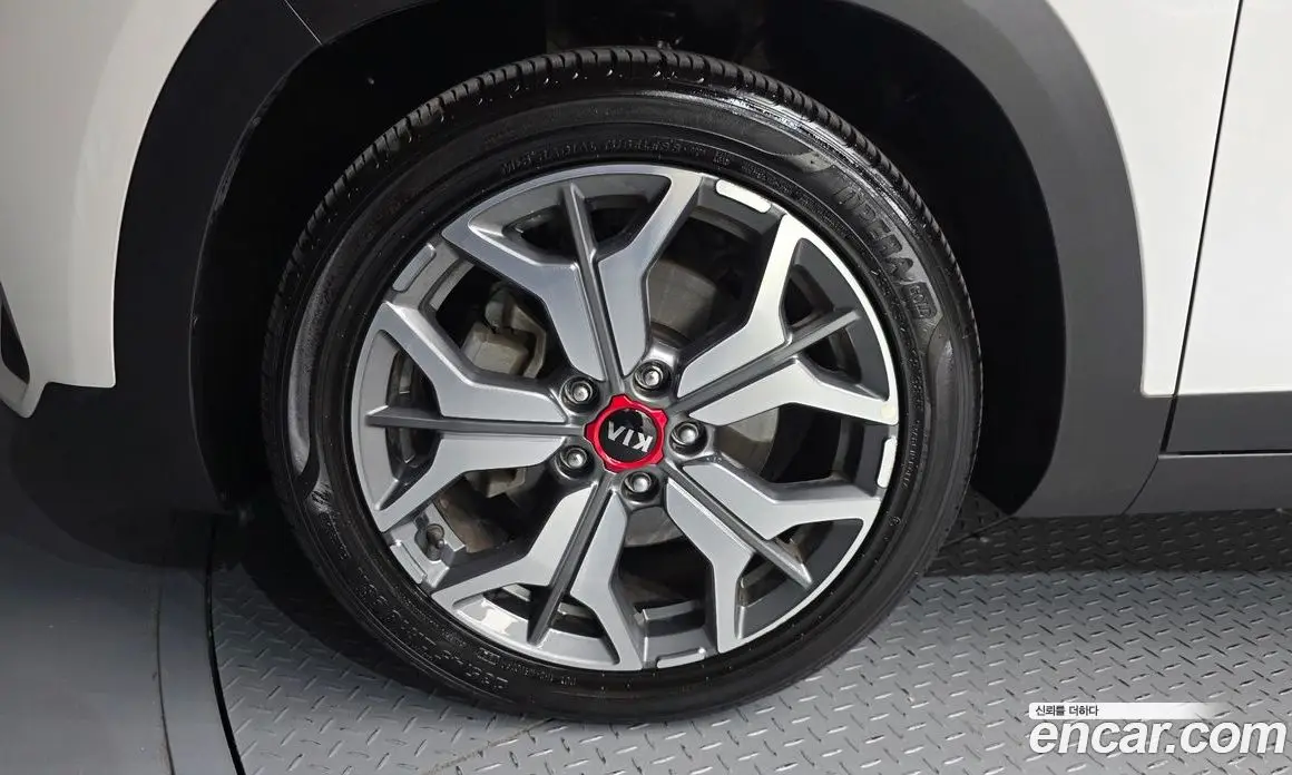 Kia Seltos 2020 1.6 автомат (гидро), фото 5