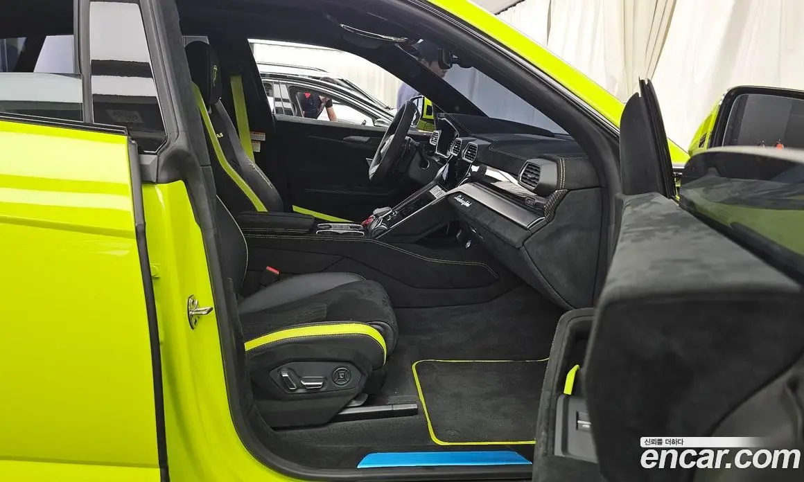 Lamborghini Urus 2024 4.0 автомат (гидро), фото 17 Lamborghini Urus 2024 4.0 автомат (гидро), фото 17