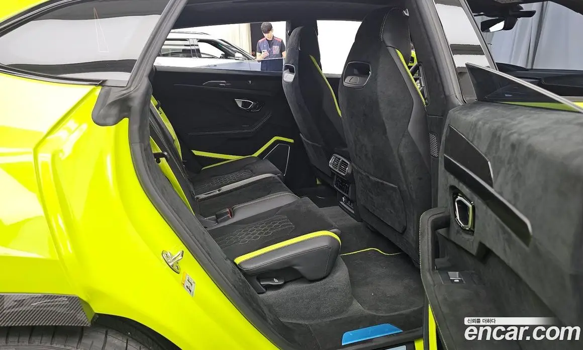 Lamborghini Urus 2024 4.0 автомат (гидро), фото 18 Lamborghini Urus 2024 4.0 автомат (гидро), фото 18